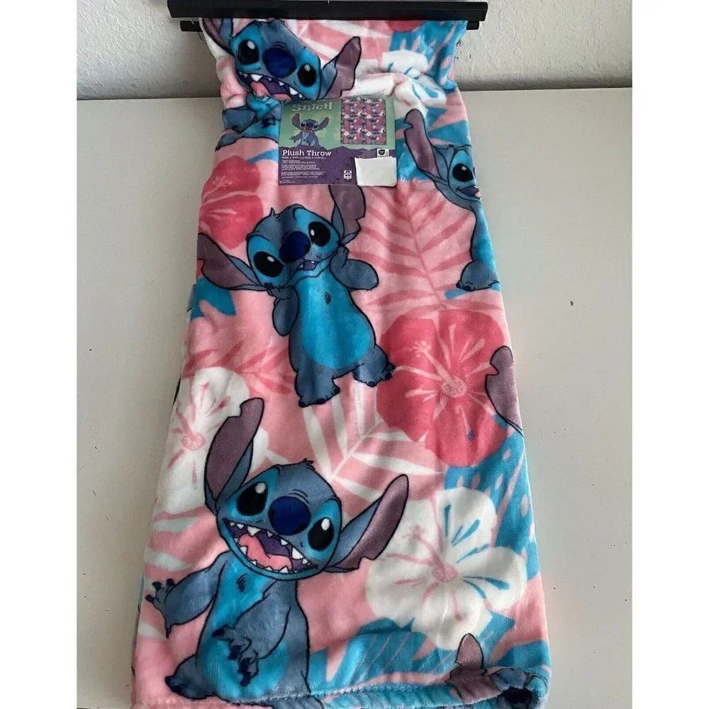 Disney Stitch Hibiscus Spring Summer  Soft Plush Throw Blanket 50x70” Pink NEW